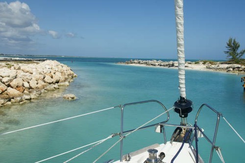 Entrance to Turtle Cove Marina.JPG © Ian & Andrea Treleaven
